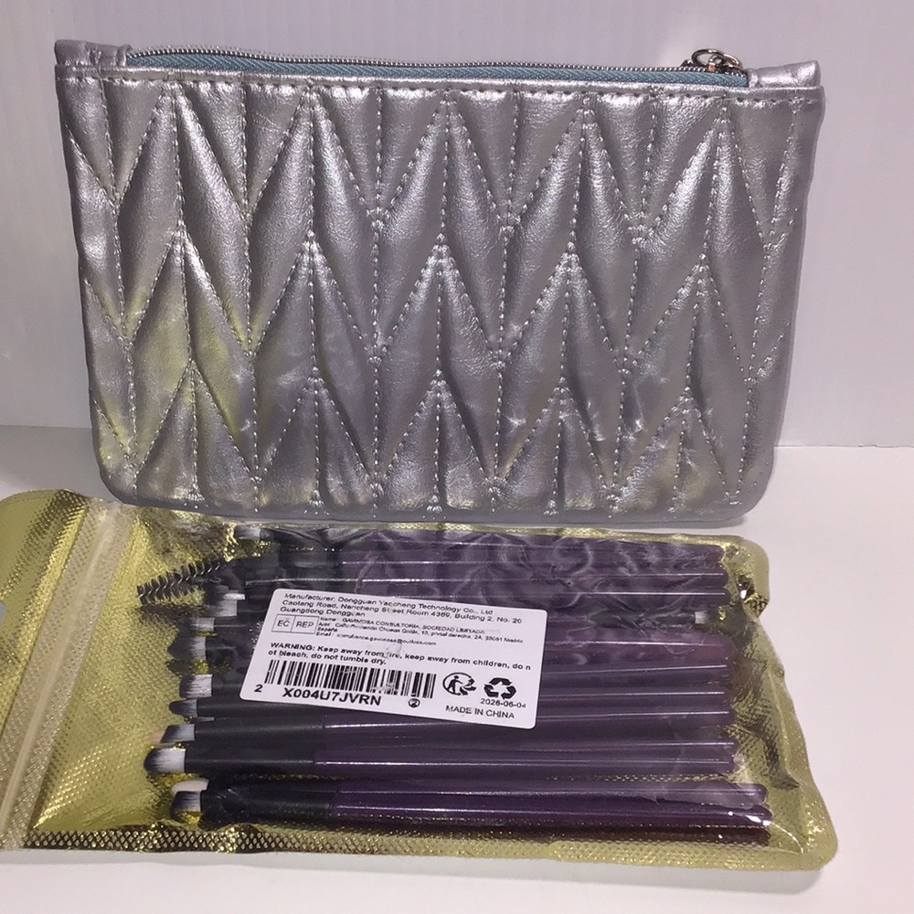 Ipsy bag and 20 piece makeup brushes new set NEW